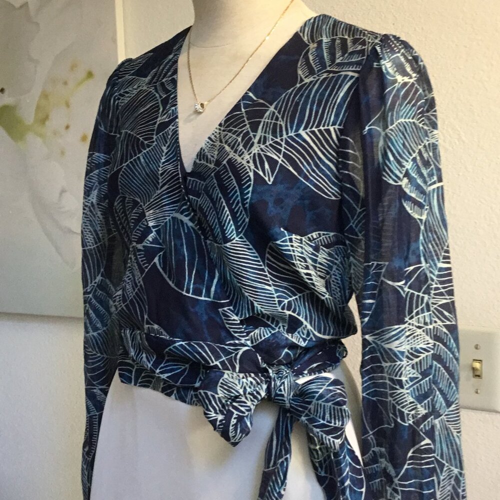 GUESS Printed Wrapped Blouse Top Long Sleeve Tie Waist Chiffon Casual Blue XS